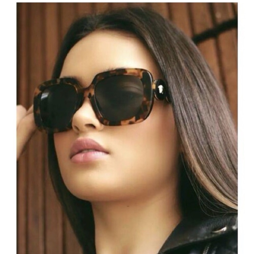 Versace Sunglasses. NEW VE4434 - Picture 3 of 14